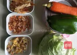 Illustration of how to make seafood fried rice noodles 1