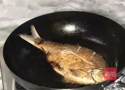 Illustration of Spicy Wuchang Fish Recipe 6