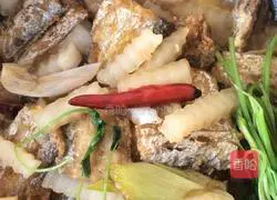 Illustration of how to cook hairtail fish and radish 16