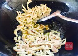 Illustration of how to make fish-flavored shredded pork 6