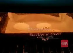 Illustration of how to make strawberry jam and cream cake sandwich 10