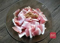  Illustration of how to make crispy pork 1