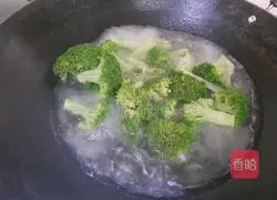 Broccoli and Potato Salad Recipe Illustration 2