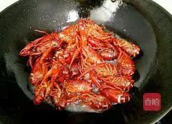 Illustration of braised crayfish in oil 6