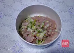 Illustration of how to make fresh meat dumplings 8