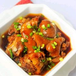 Sauce-glutinous pork knuckle