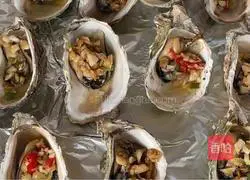 Illustration of how to make garlic grilled oysters 9