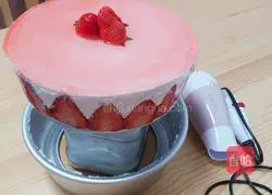 Strawberry Mousse Cake Recipe Illustration 13