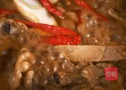 Illustration of how to make beer stewed stupid chicken 4