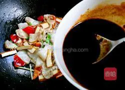 Illustration of how to make twice-cooked pork with cabbage 11