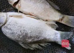 Braised crucian carp recipe 5