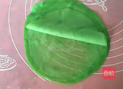 Emerald Spring Cake Recipe Illustration 9