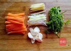 Illustration of how to make pot-wrapped pork 5