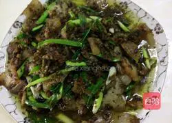 Illustration of how to make twice-cooked pork with pickles and garlic sprouts 8