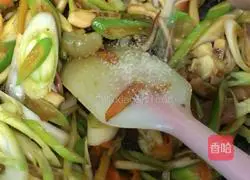 Illustration of how to make fried squid with green onions 11