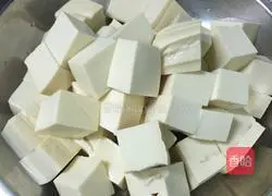 Hunan home cooking Illustration of how to make tofu 2