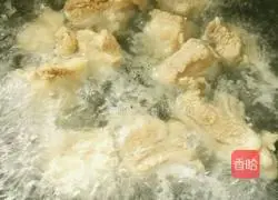 Illustration of oil-free sweet and sour pork ribs 1