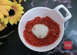 Illustration of how to make lychee shrimp balls 9