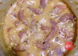 Illustration of how to make fried crispy pork 5