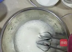 Raisin Cream Cake Roll Recipe Illustration 4