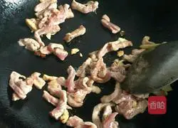 Illustration of how to make fried pork with shredded radish 3