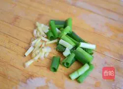 Illustration of braised pig's trotters with soybeans 3