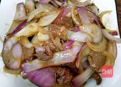 Illustration of how to make fried beef with onions 16