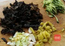 Let’s call it fish-flavored shredded pork recipe 1