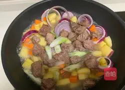 How to make curry beef rice Illustration 6