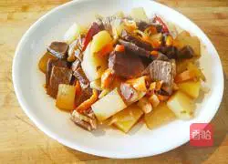 Illustration of how to make potato and beef stew 8