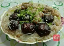 Illustration of how to make chicken stewed mushroom vermicelli 6