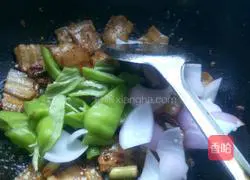 Illustration of how to cook twice-cooked pork with green pepper 8