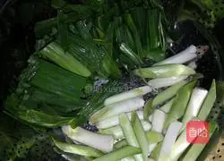 Illustration 3 of how to make traditional twice-cooked pork (twice-cooked with garlic sprouts)