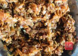 Illustration of how to make red onion and shrimp skin sauce 6