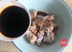 Illustration of how to make pig's feet and ginger 4