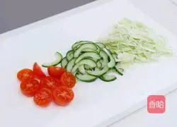 Illustration of how to make curry beef burger with cabbage salad 5