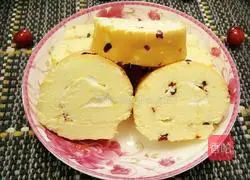 Cranberry Cream Cake Roll Recipe Illustration 15