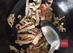 Seafood Fried Noodles Recipe Illustration 11