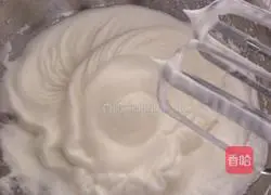 Illustration of how to make chiffon cake 10