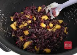Illustration of how to make pineapple glutinous rice 11