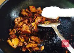 Illustration of twice-cooked pork 12