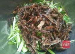 Illustration of how to mix dry-stirred shredded beef 9