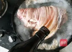 Illustration of how to grill pork knuckle 3