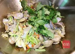 Illustration of how to make spicy fried clams 13