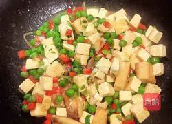 Illustration of how to make pan-fried fish fillets and braised tofu 17