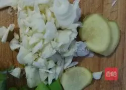 Illustration of how to make Northeast Sauce Spine 6