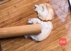 Illustration of how to make spicy river clam meat 2