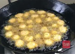 Illustration of how to make handmade meatballs 15