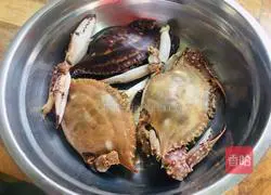 Illustration of how to make green onion and ginger prawn crab 1