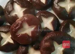 Illustration of how to make mushrooms and cabbage 4